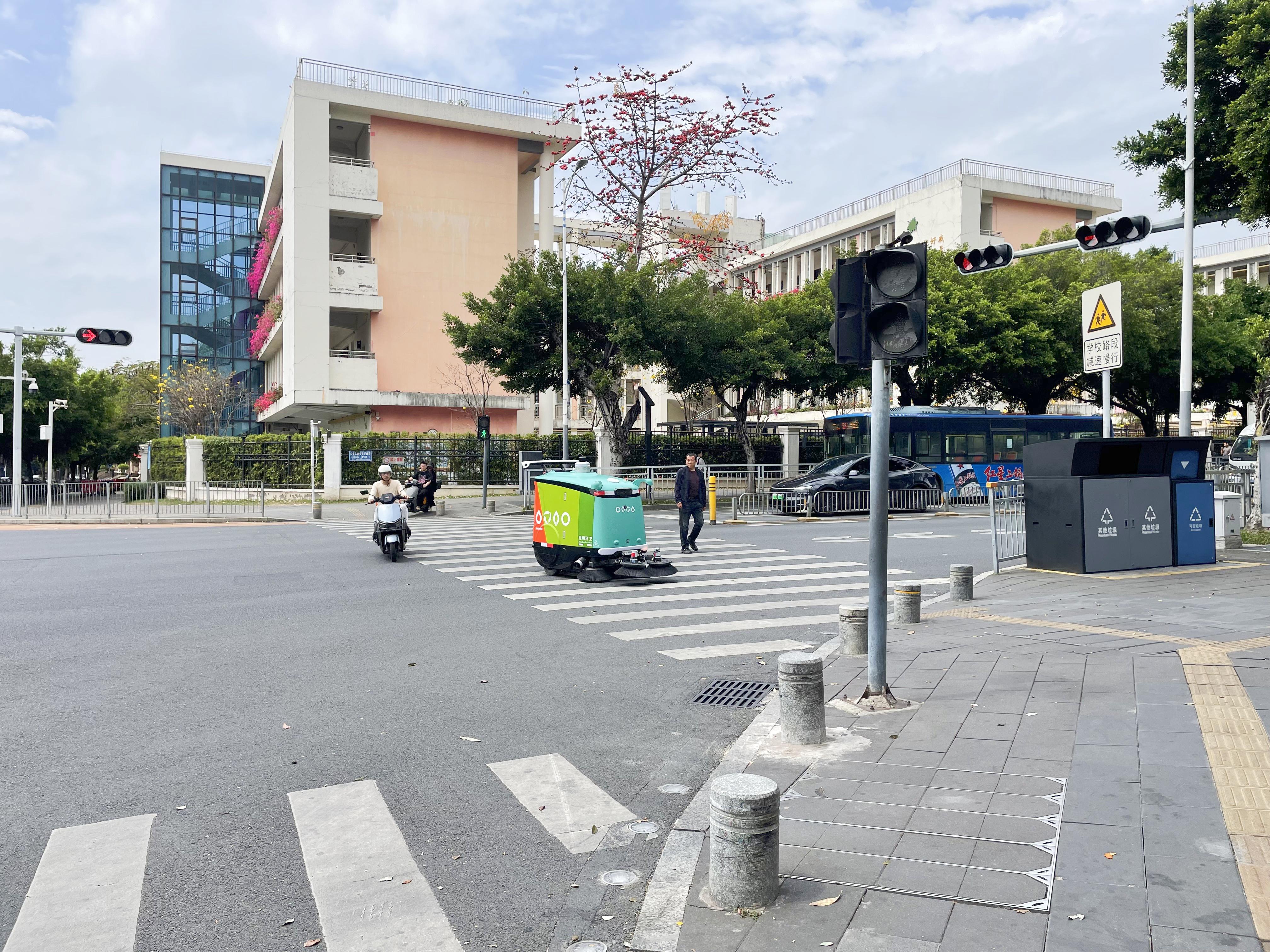 賽特智能創(chuàng)新“人地空”協(xié)同清掃模式，構(gòu)建智慧環(huán)衛(wèi)高效作業(yè)新范式